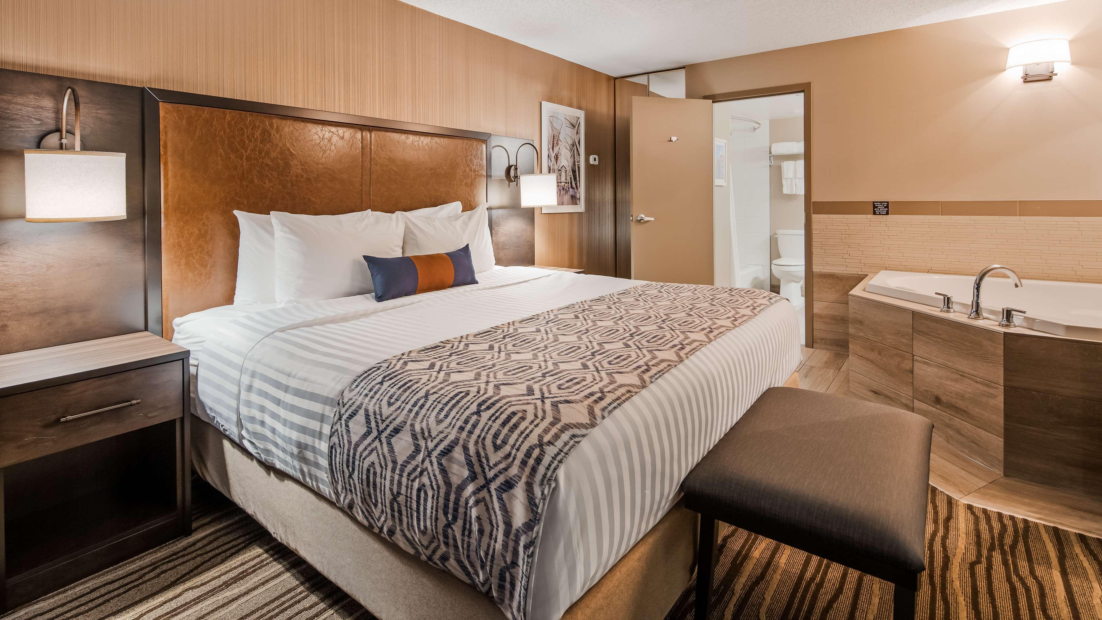Best Western Plus Calgary Centre Inn Bagian luar foto