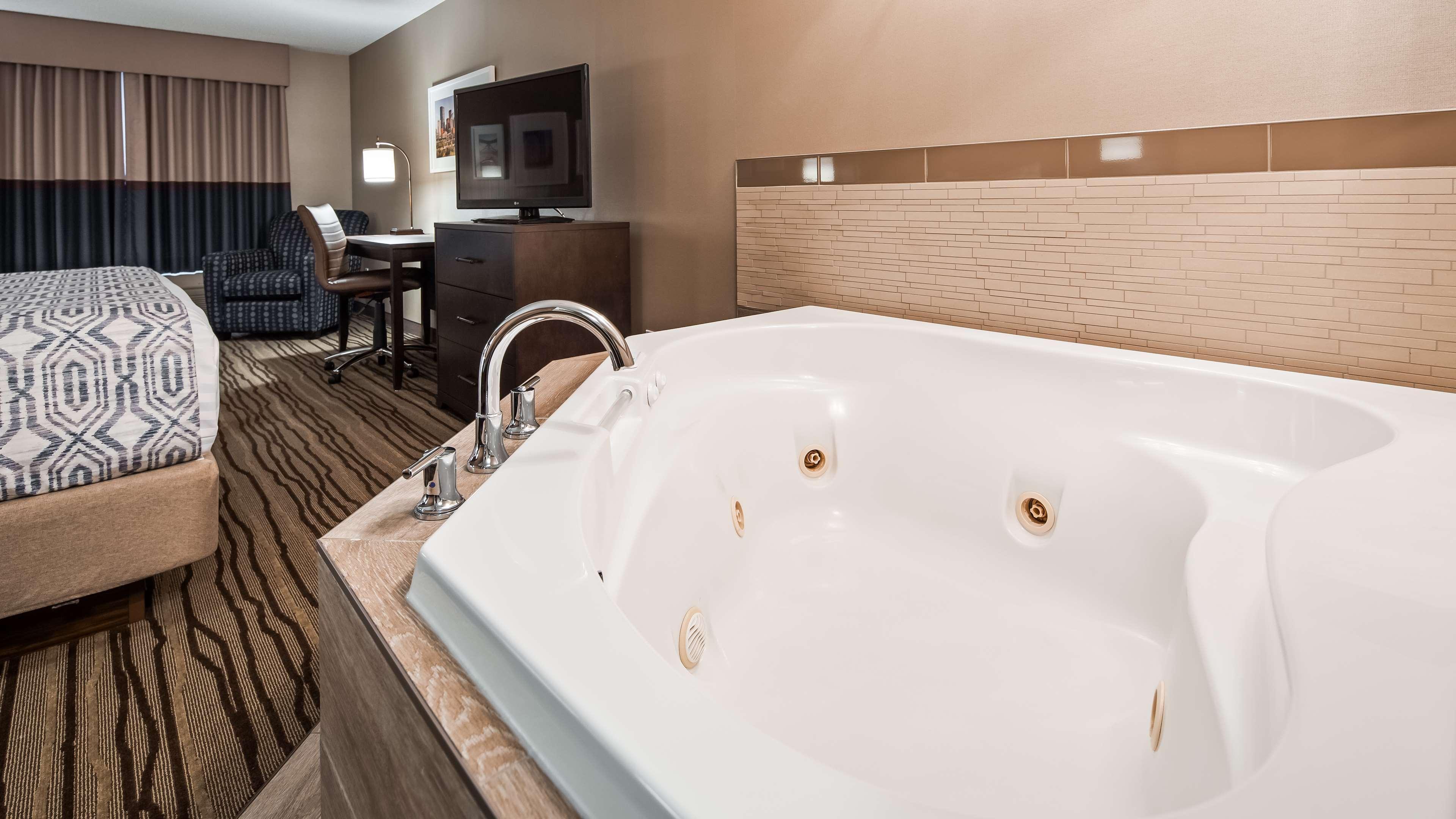 Best Western Plus Calgary Centre Inn Bagian luar foto