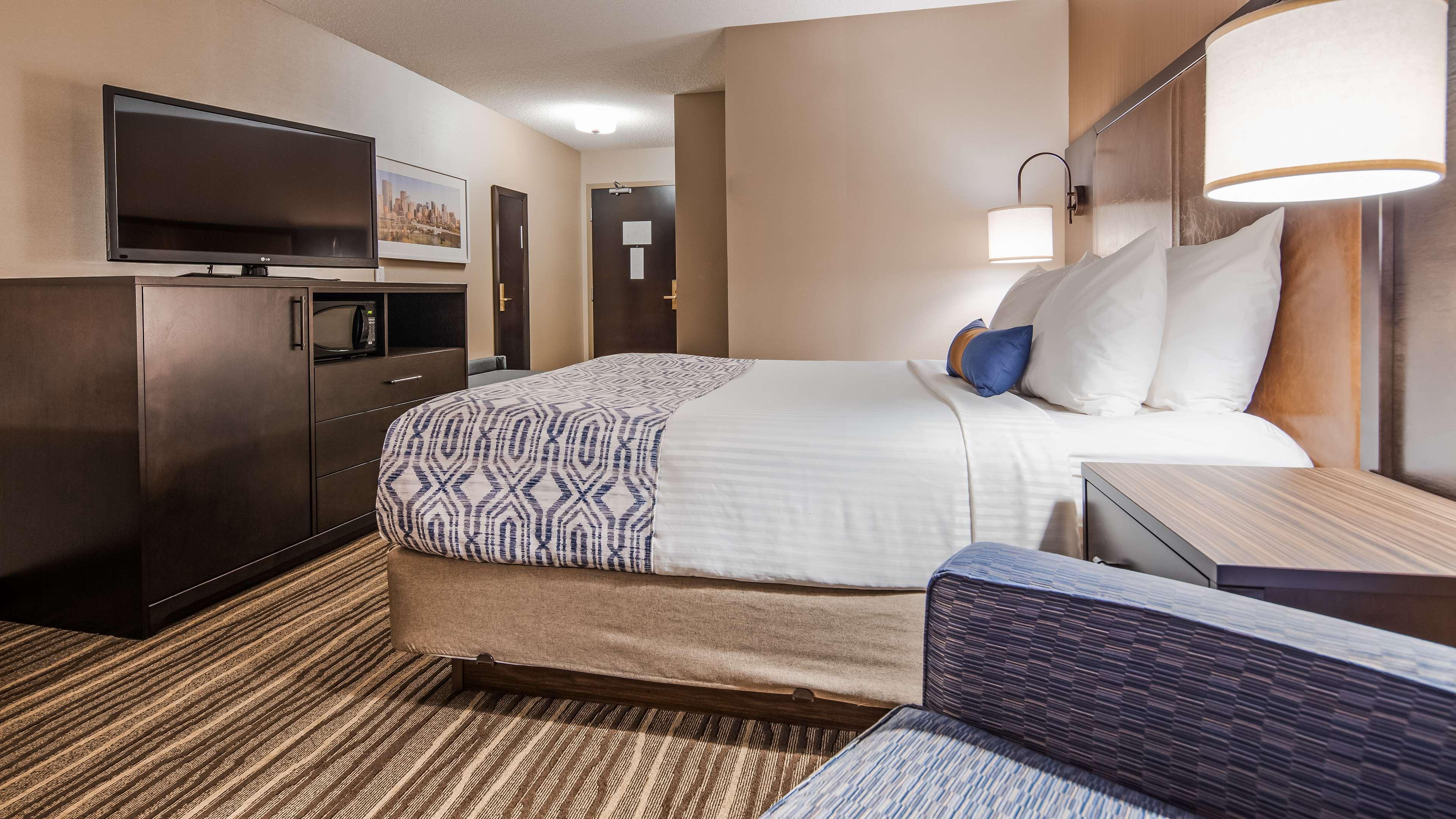 Best Western Plus Calgary Centre Inn Bagian luar foto