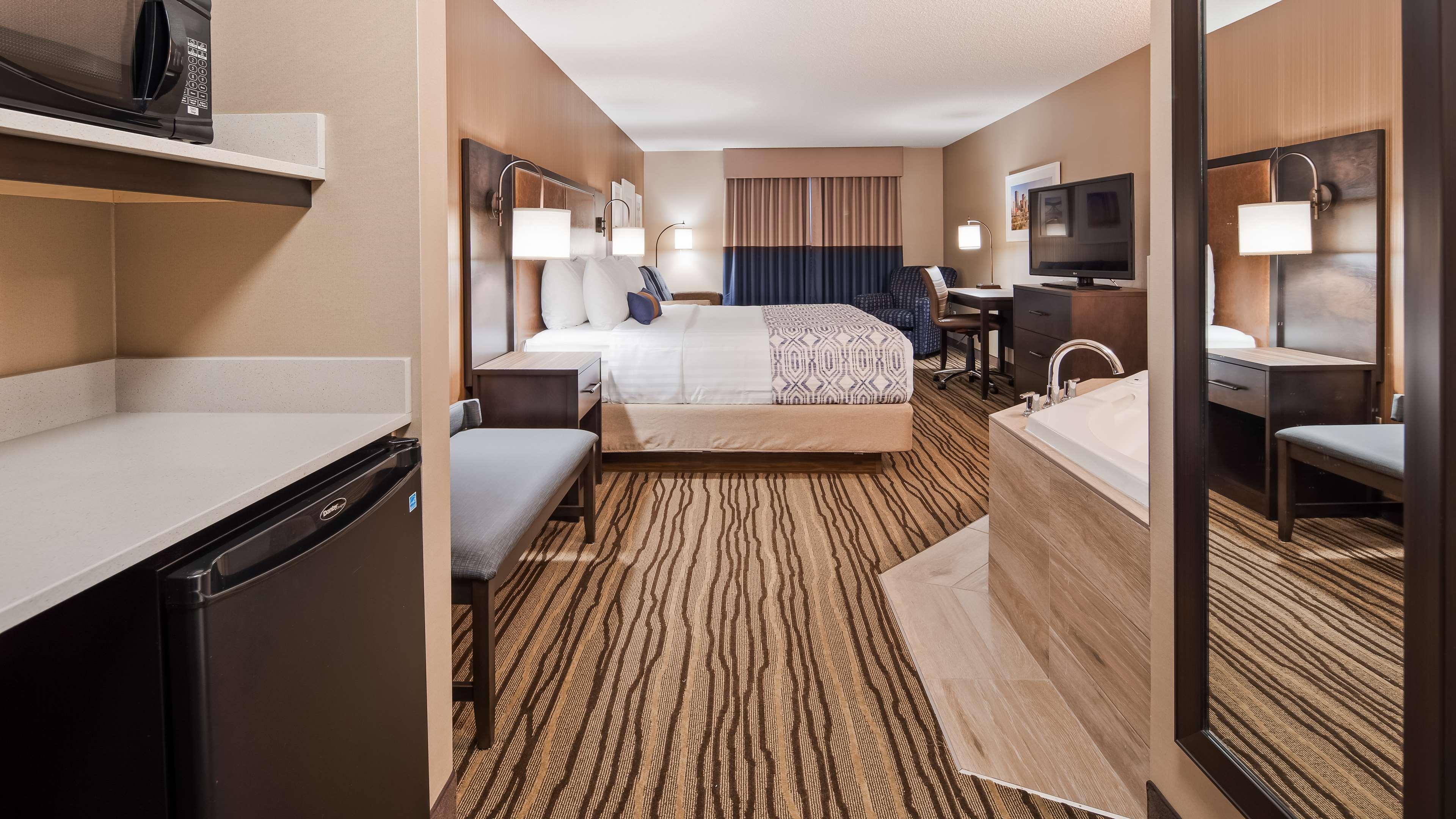 Best Western Plus Calgary Centre Inn Bagian luar foto