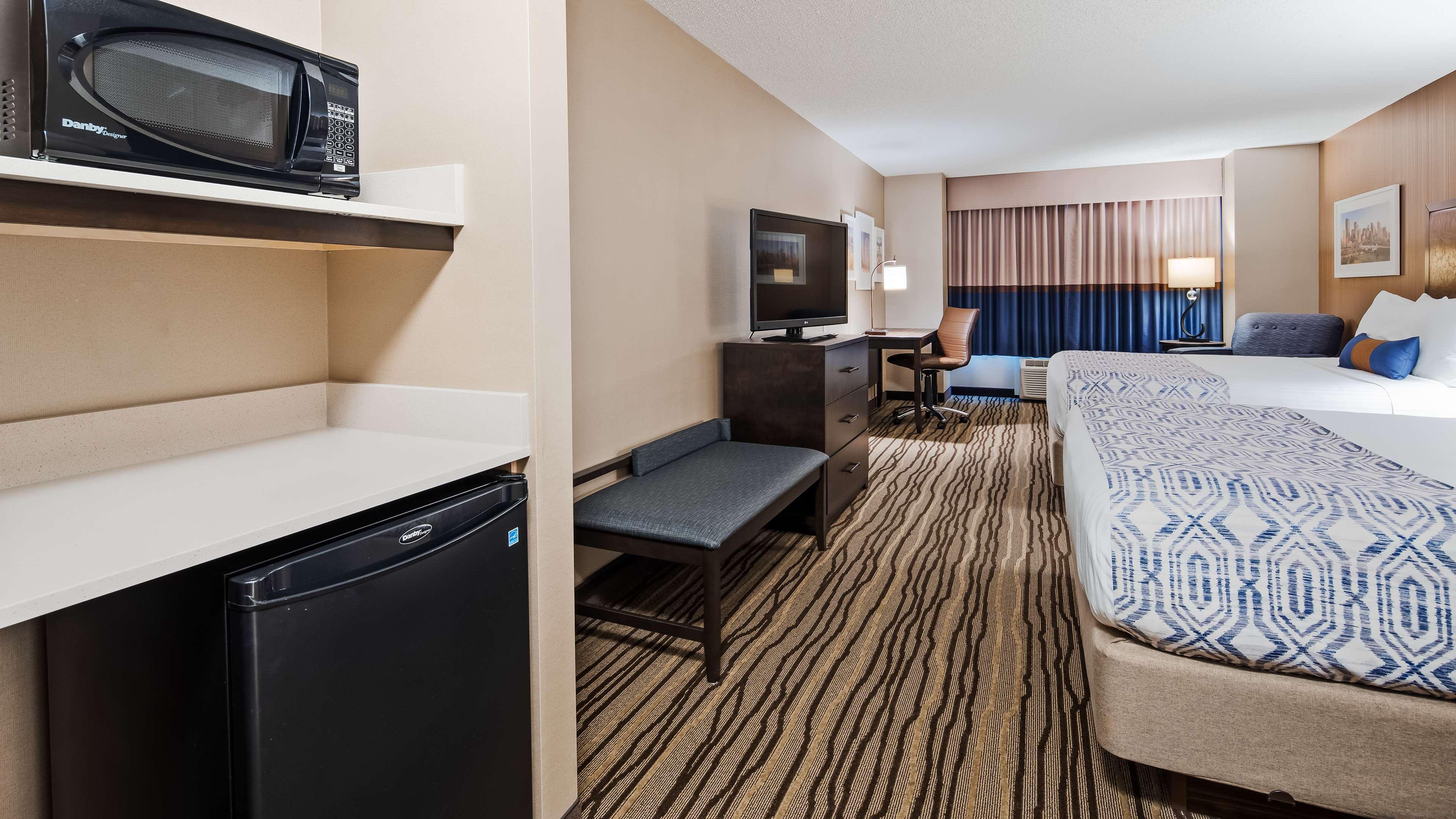 Best Western Plus Calgary Centre Inn Bagian luar foto