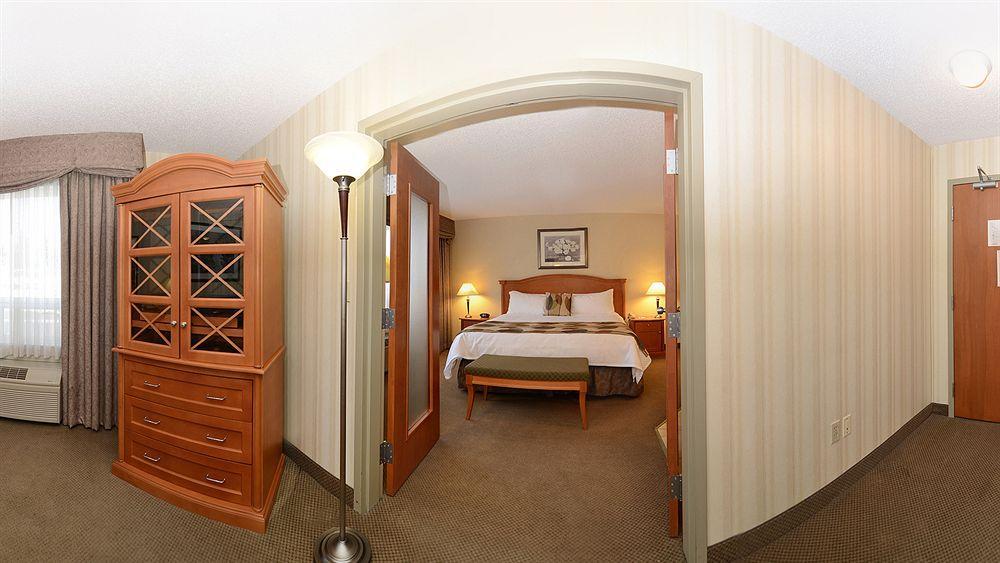 Best Western Plus Calgary Centre Inn Bagian luar foto