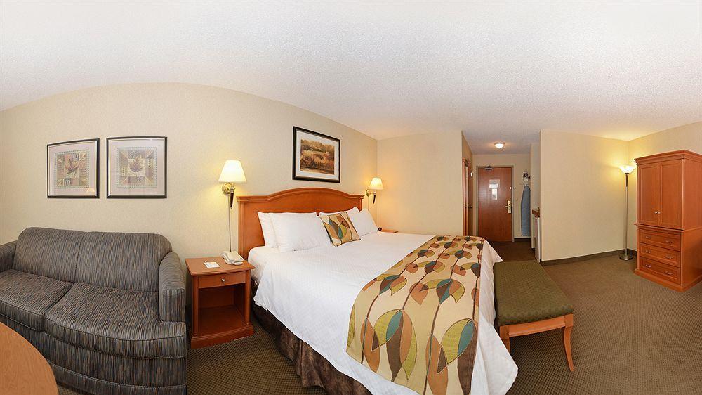 Best Western Plus Calgary Centre Inn Bagian luar foto