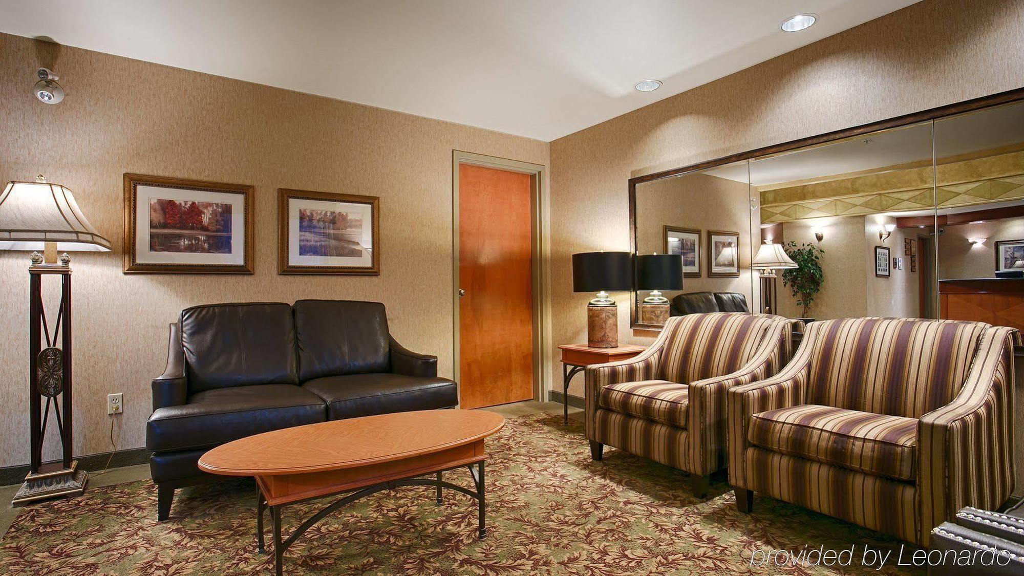Best Western Plus Calgary Centre Inn Bagian luar foto