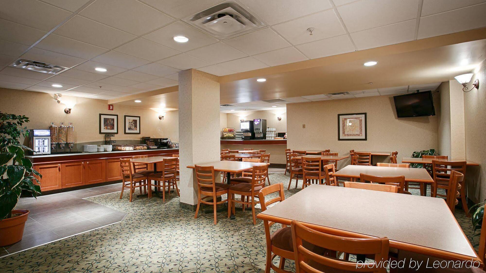 Best Western Plus Calgary Centre Inn Bagian luar foto
